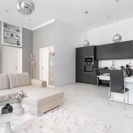 Nyugati & Oktogon Apartment