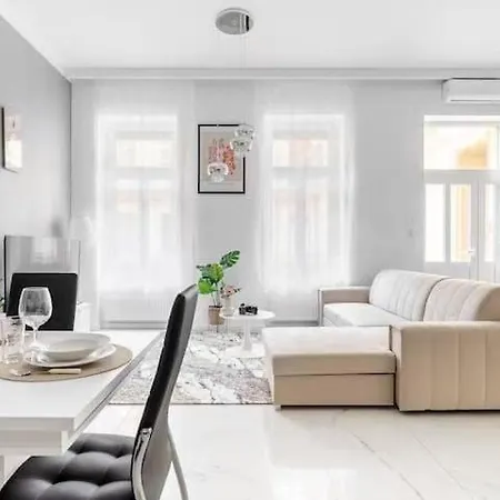 Nyugati & Oktogon Appartement *
