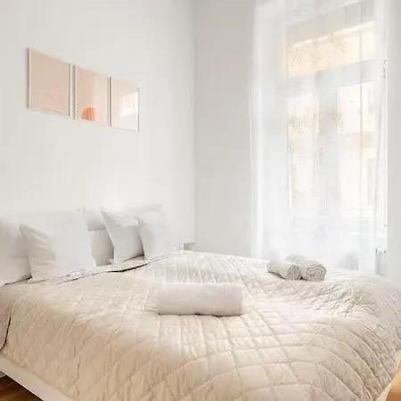 Nyugati & Oktogon Apartment *
